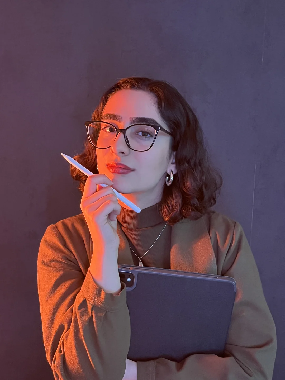 Yegane Mosayebi working with a digital stylus